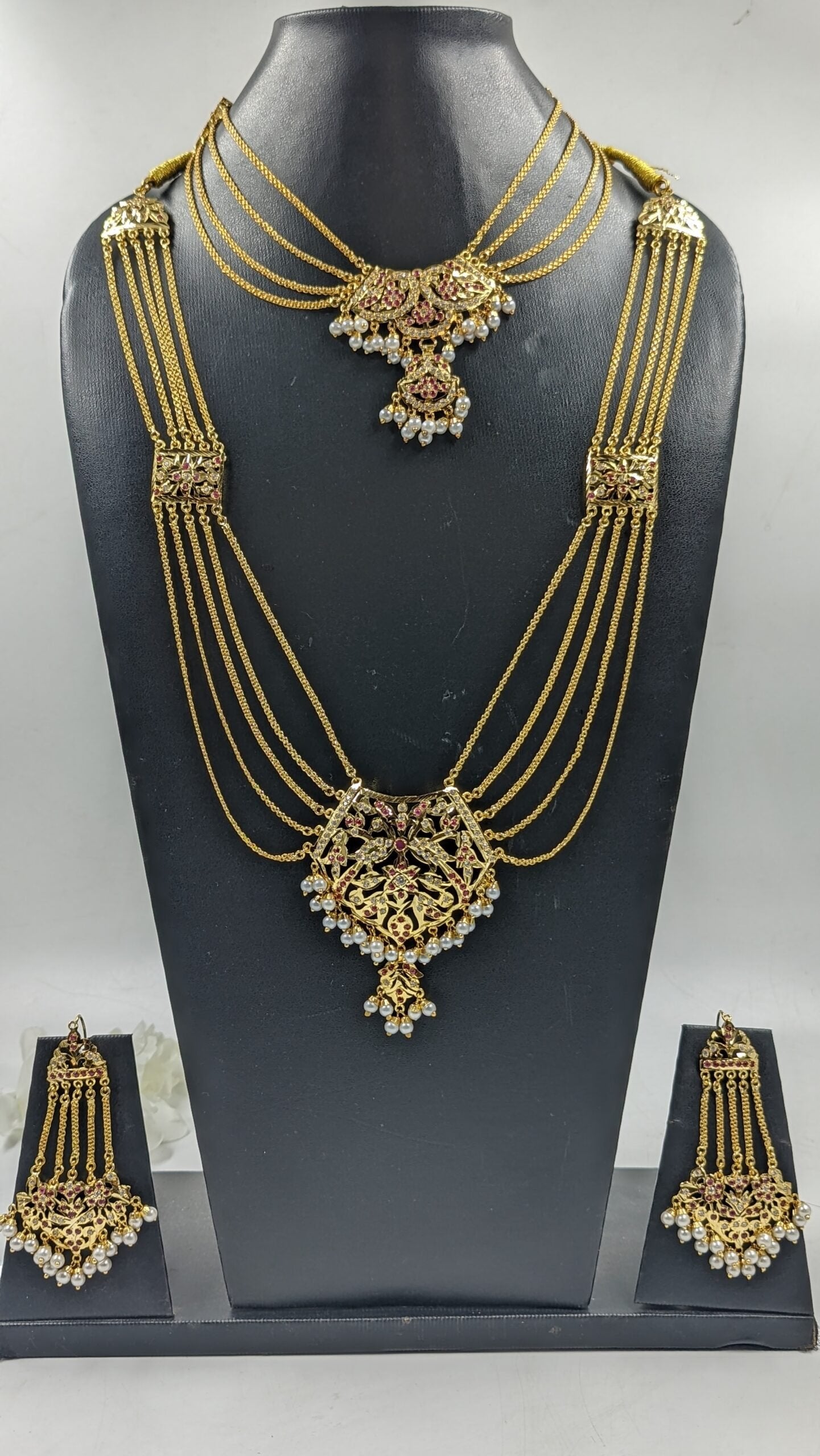 Zerlin Bridal set with Hathphool