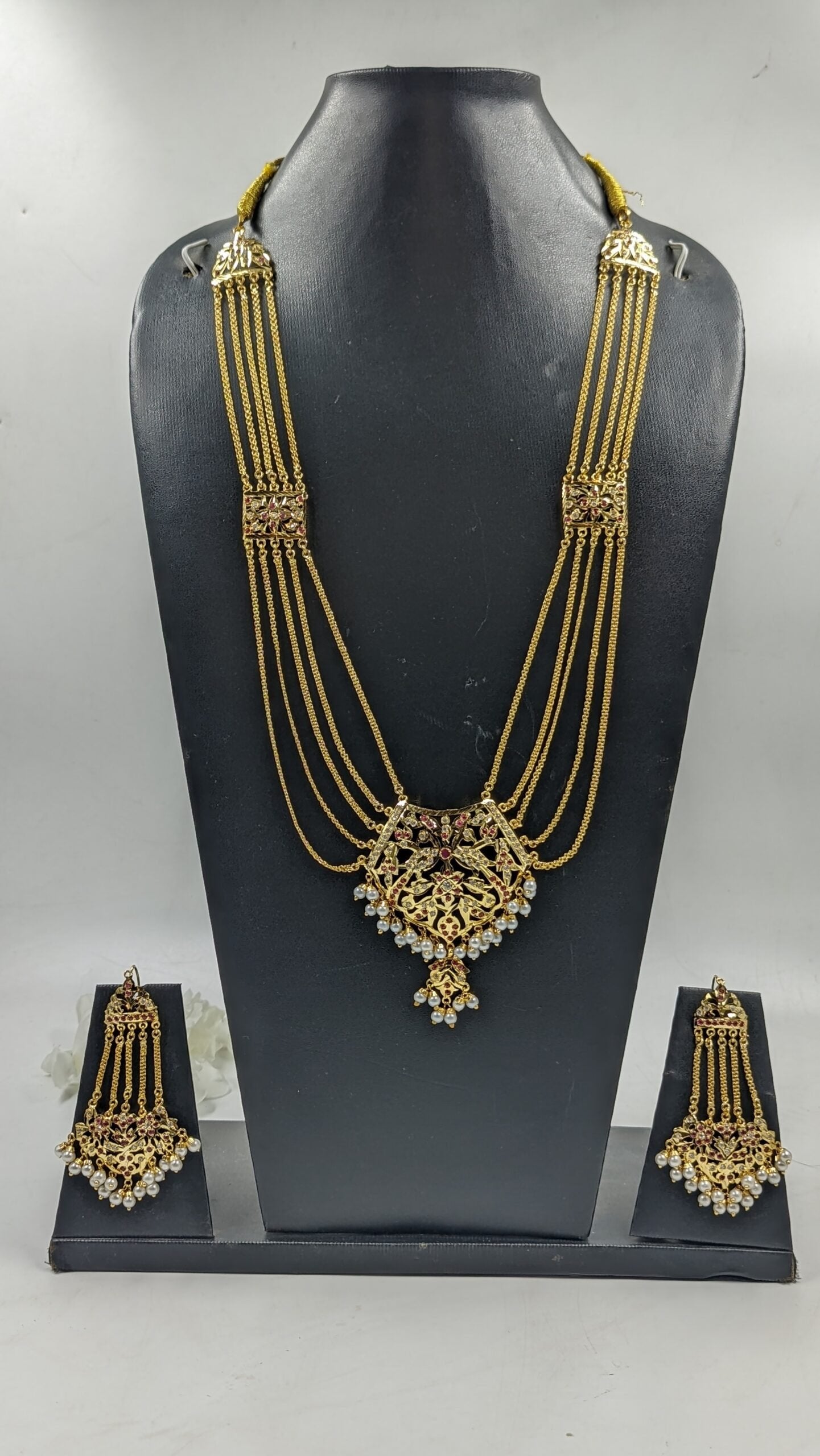 Zerlin Bridal set with Hathphool