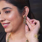 Eman Layerd Haar In Real Emerald