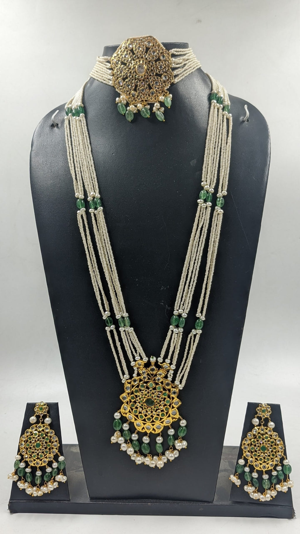 Shahnai Braidal set in Real Emerald
