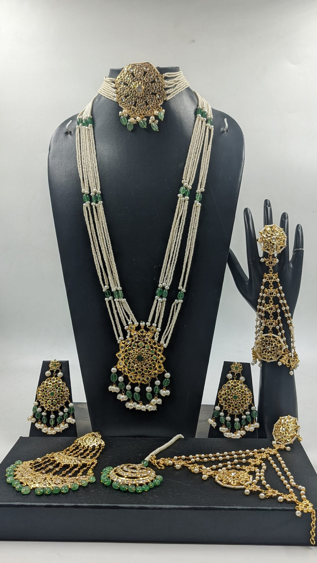 Shahnai Braidal set in Real Emerald