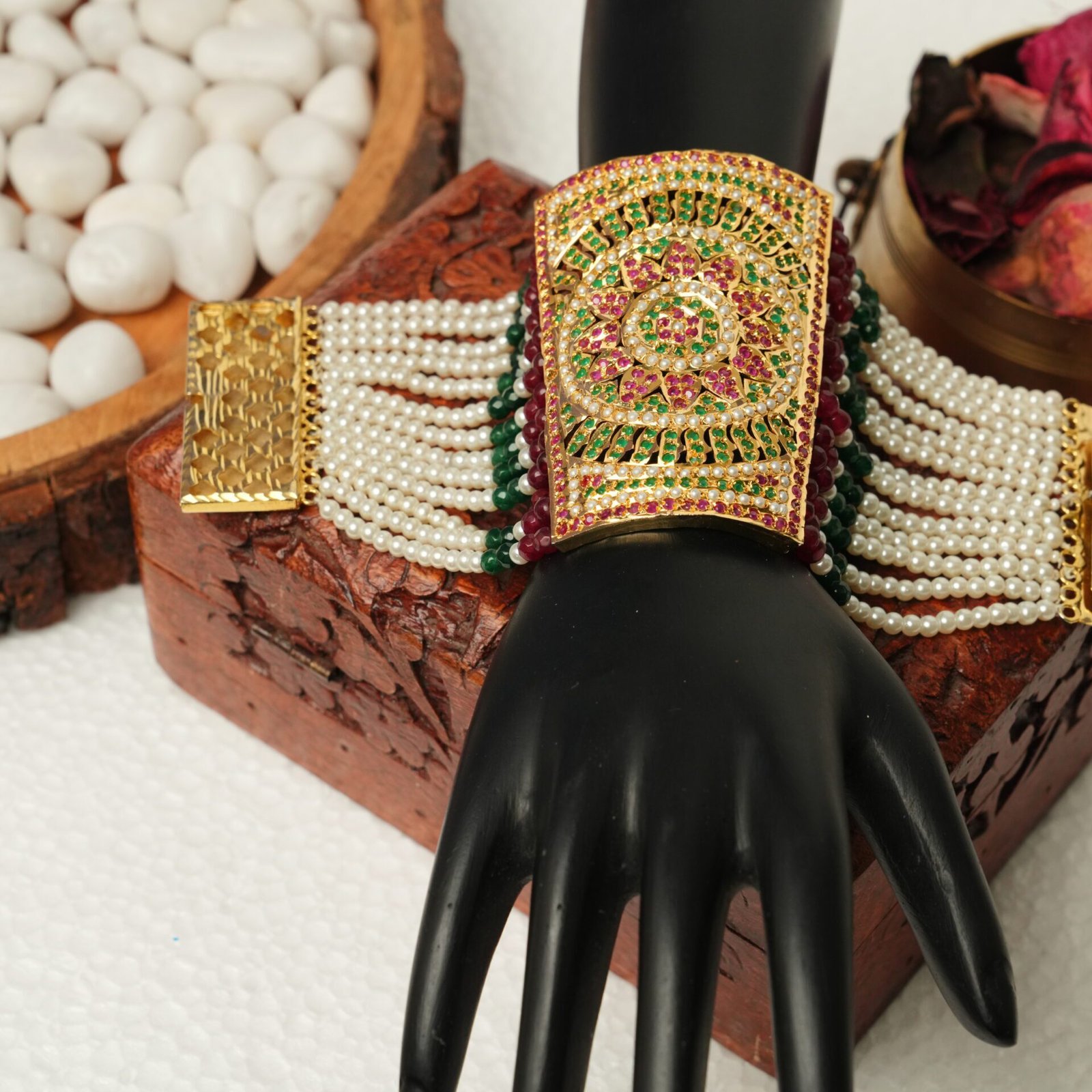 Jadau bracelet designs discount